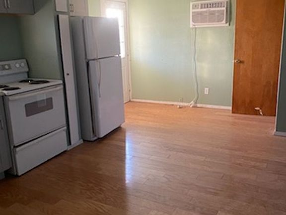 3rd image of 2214 E 4th Ave #401B