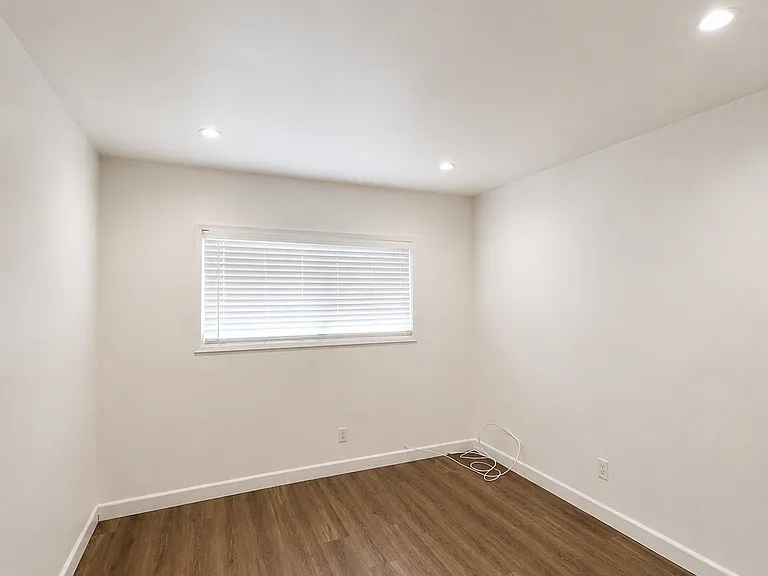 1442 W 220th St #1442 — Photo 7