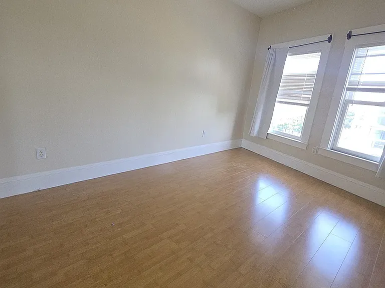 2597 Telegraph Ave #B — Photo 26