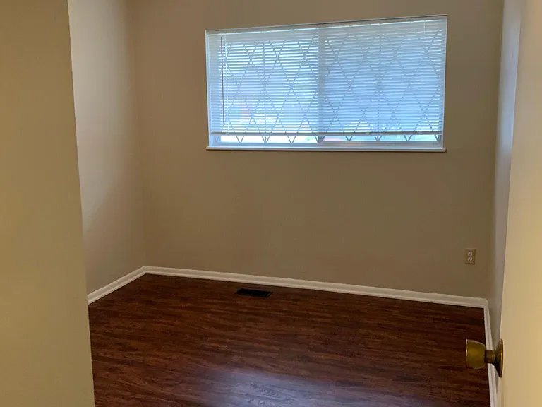 5 Southbrook Cir — Photo 13