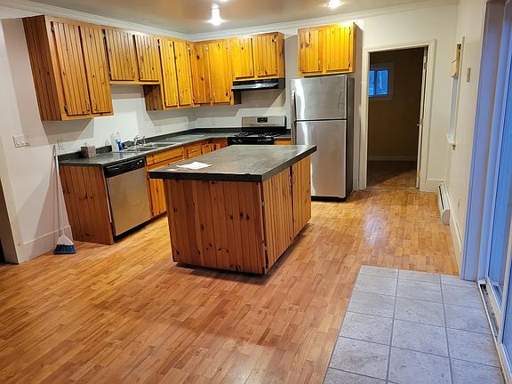 3rd image of 150 Pond Rd