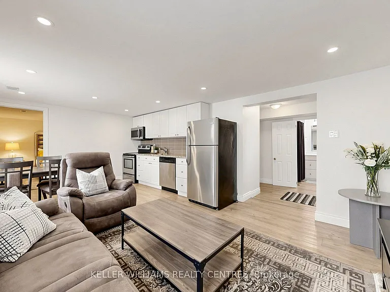 185 Newton St #LOWER — Photo 7
