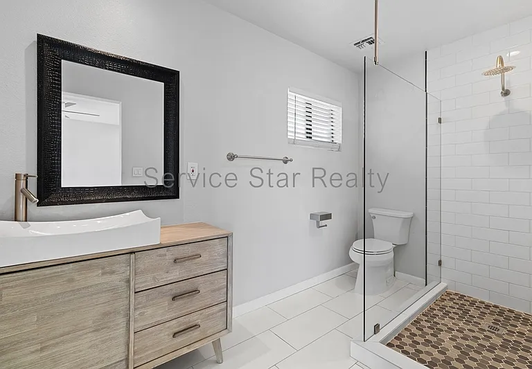 314 W Maryland Ave #A — Photo 14