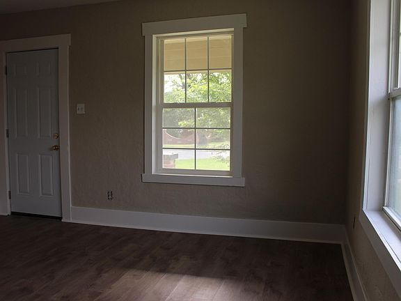 4th image of 1844 N Denver Ave #A
