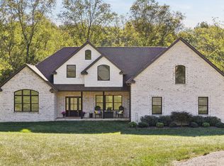 1365 Seymour Dr, Pleasant View, TN 37146