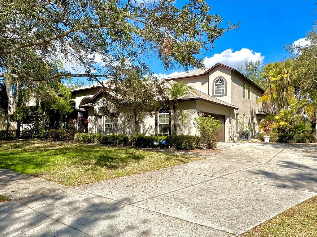 4 bed, 4.0 bath, 3983 sqft, $5,000 — Photo 3