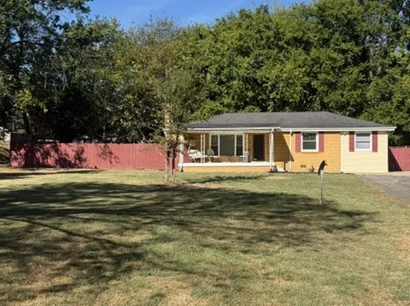98 Curtiswood Dr, Hendersonville, TN 37075