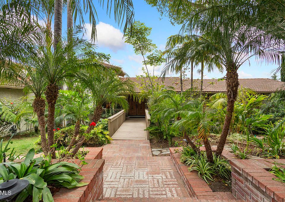 1st image of 168 Cerro Crest Dr