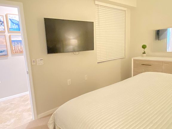 4th image of 14041 Heritage Landing Blvd #512