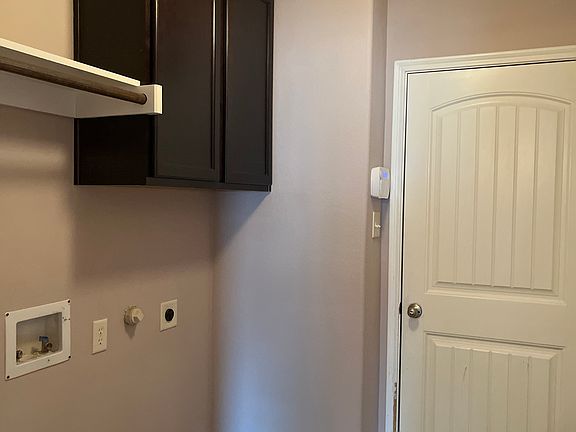 4th image of 906 Westfield Dr