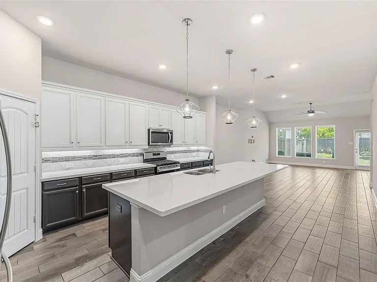 11926 Symphony Park Ct — Photo 4