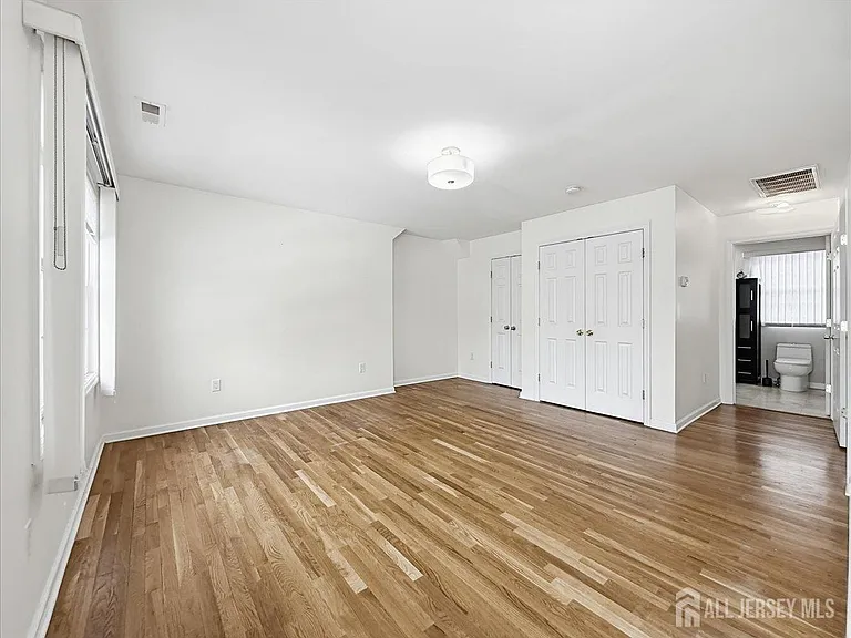 37 Jersey Ave — Photo 22