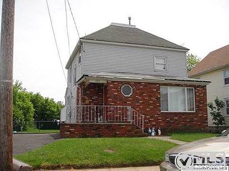 2nd image of 390 W Columbus Pl