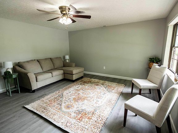 5th image of 544 E Colony Dr
