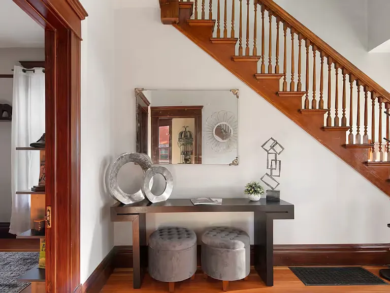 1216 W Franklin St — Photo 4