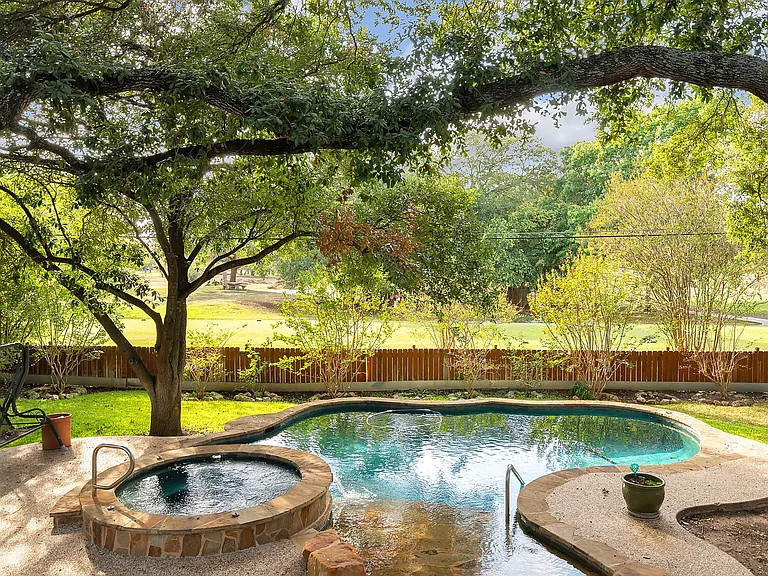 5641 Parkcrest Dr — Photo 13