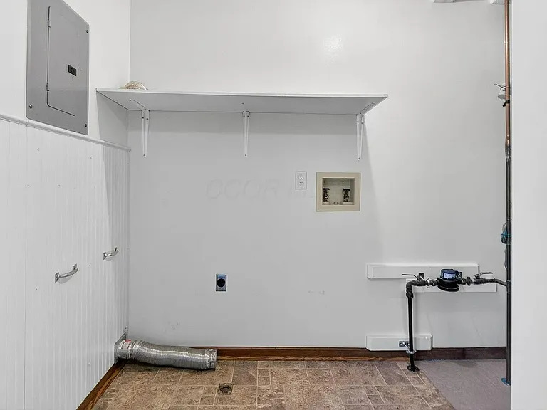 28 & 30 Vernon Ave #28C — Photo 16