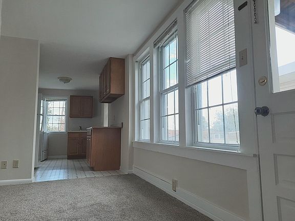 2nd image of 528 Main Wells St #529
