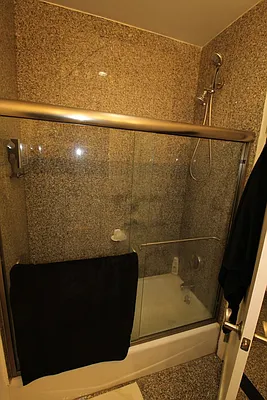 Rented by Mossanen Group | media 23