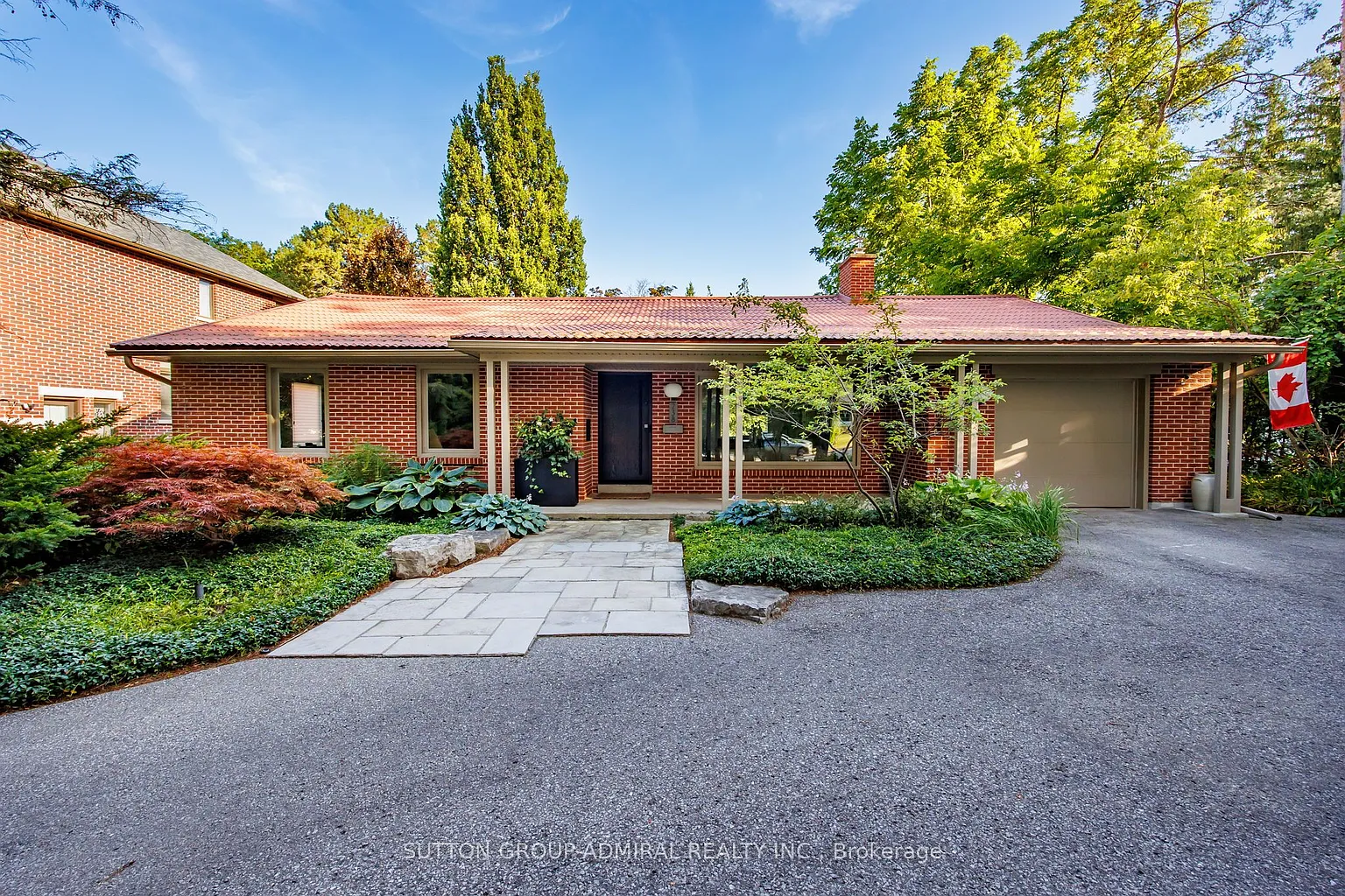 238 Mill St photo 1