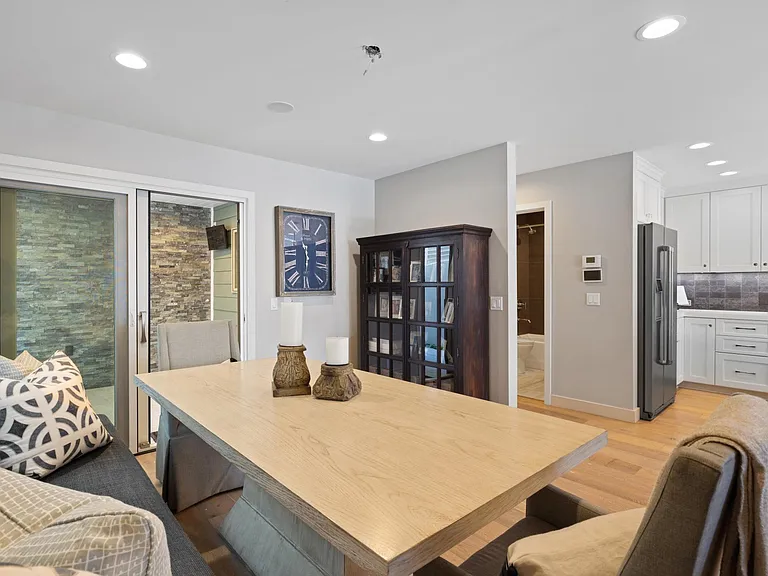219 Diamond Ave — Photo 13
