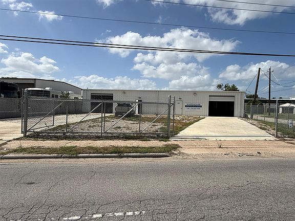 4th image of 6229 Dixie Dr