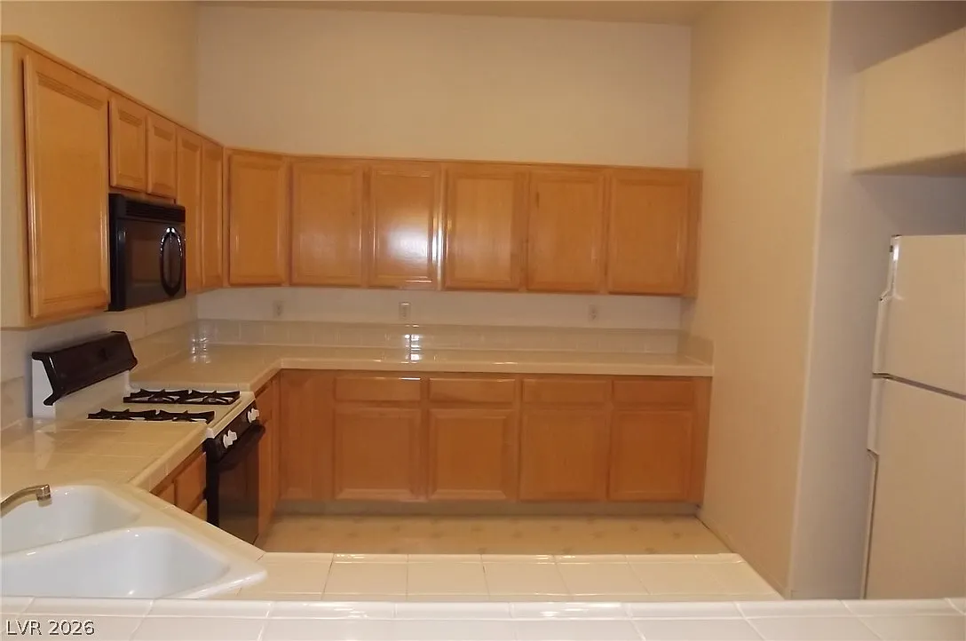 2 bed, 2.0 bath, 1282 sqft, $1,895 — Photo 3