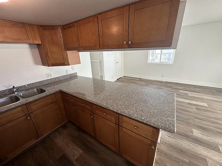179 Judy Ct #D — Photo 9