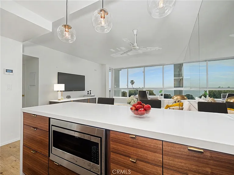 17352 W Sunset Blvd — Photo 10