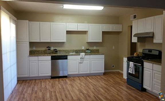 3rd image of 660 Aurora Dr