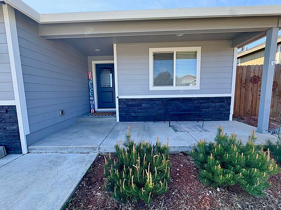 4th image of 935 Stonewater Dr