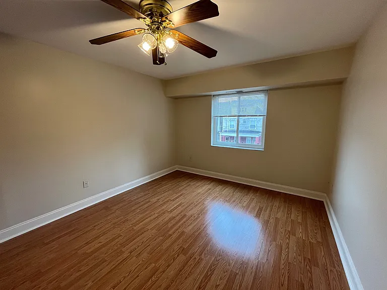 827 Highview St — Photo 7