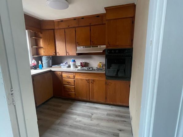 1403 Main St #1F