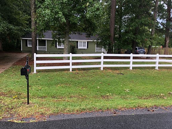 Charming, private wooded lot