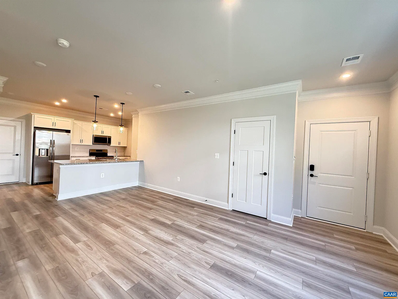 3 bed, 2.5 bath, 1623 sqft, $2,650 — Photo 4