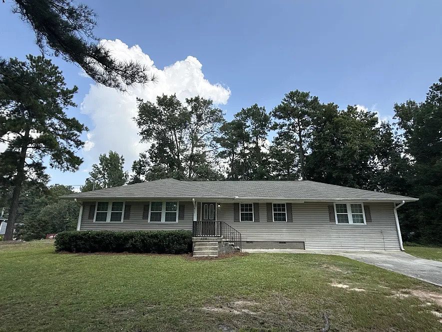 1st image of 2358 Oak Ave