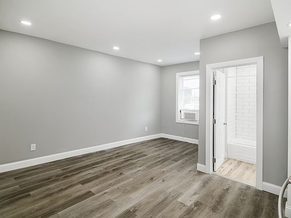5th image of 2150 E Cumberland St APT 4