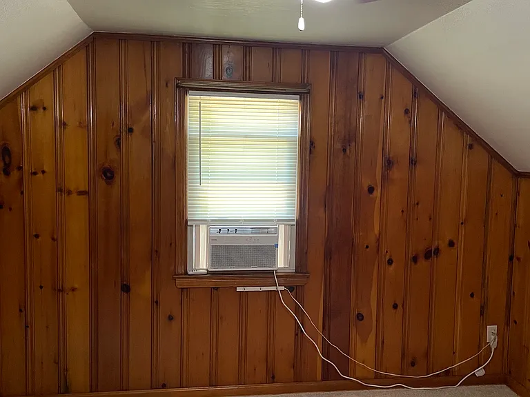 Upstairs Bedroom 2