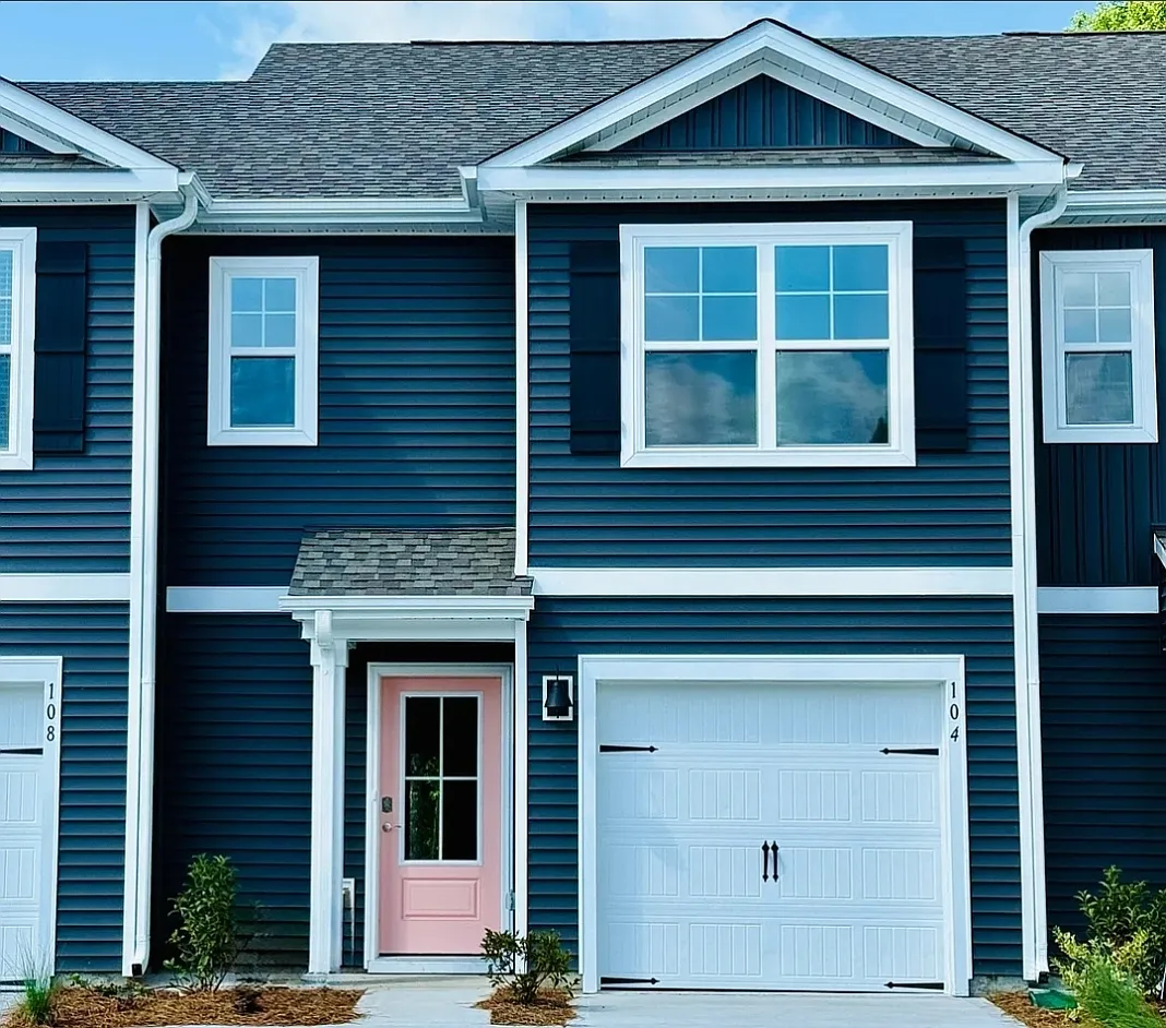 3 bed, 2.5 bath, 1418 sqft, $2,550 — Photo 2