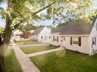 66 Ruth Ave, Rumford, RI 02916