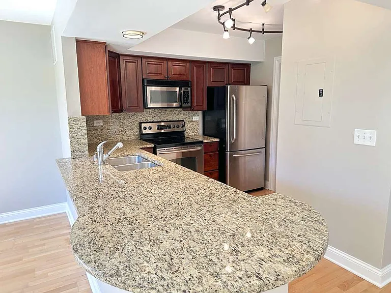 11 Foxcroft Rd #127 — Photo 3