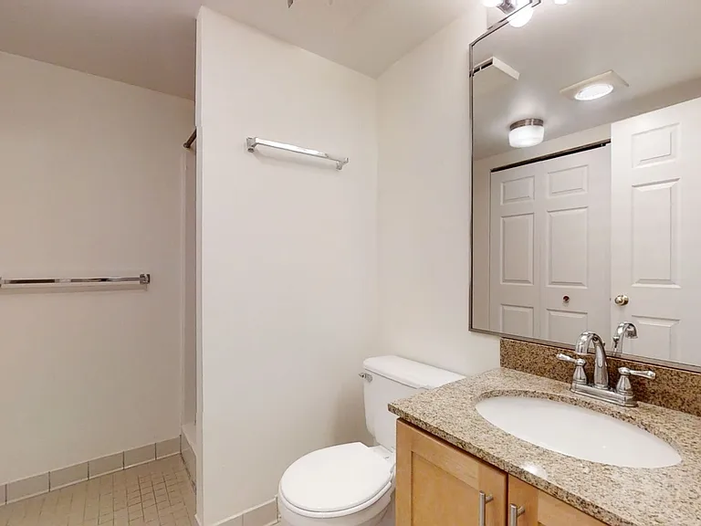 325 Franklin St #408 — Photo 9