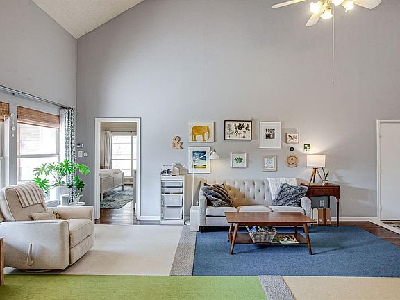 5th image of 2105 Barton Springs Dr