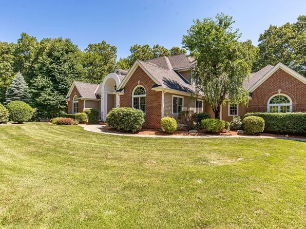 229 Underwood St, Holliston, MA 01746
