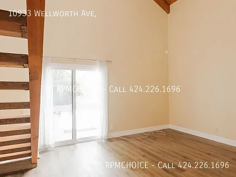 10933 Wellworth Ave — Photo 22