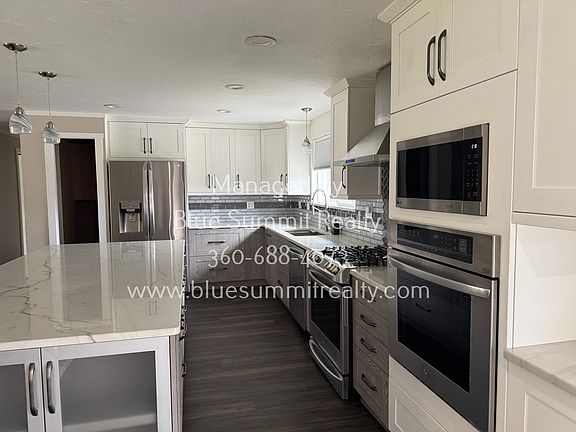 4th image of 2405 Westlake Dr SE