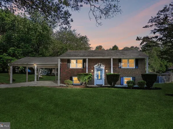 402 Aurora Dr, Millersville, MD 21108