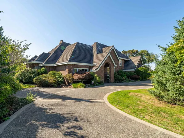 12351 Gilbert Rd, Richmond, BC V7E 2H7