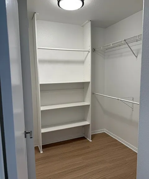 Canoga Luxury Apartments — Photo 35