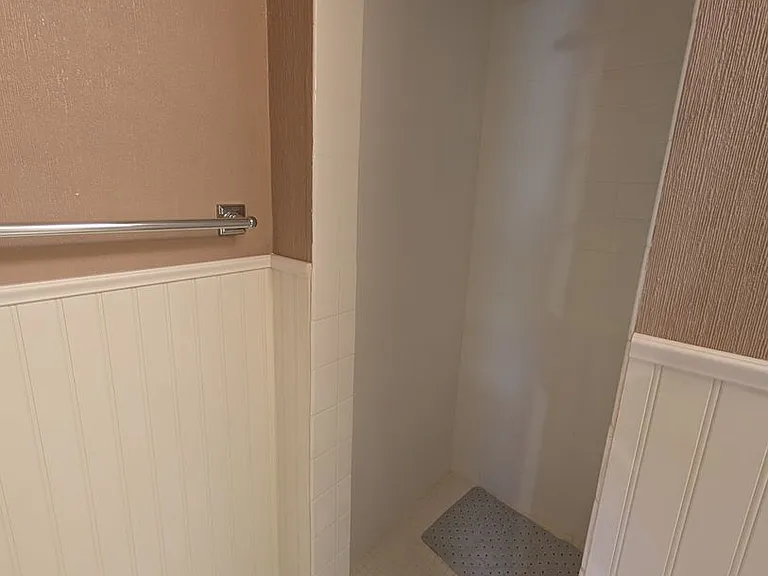 722 Bryden Ave — Photo 17